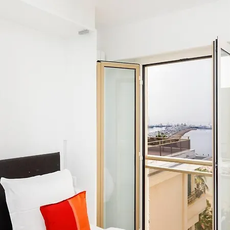 On La Croisette - 2 Beds 2 Baths