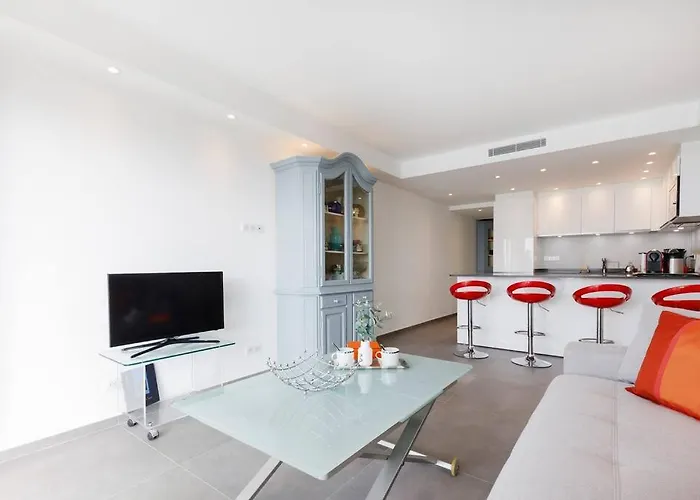 Appartement On La Croisette - 2 Beds 2 Baths Cannes