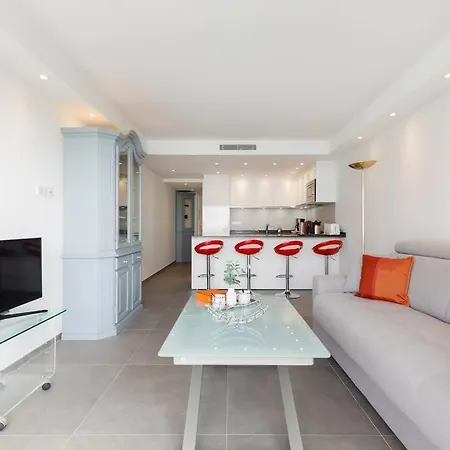 On La Croisette - 2 Beds 2 Baths *