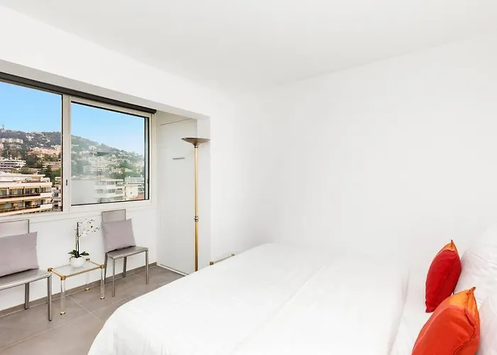 On La Croisette - 2 Beds 2 Baths