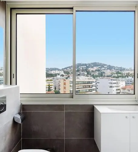 On La Croisette - 2 Beds 2 Baths Apartment Cannes