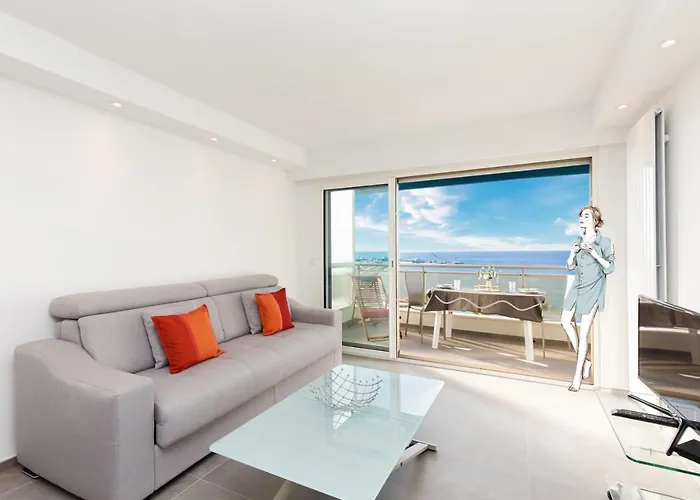 Apartment On La Croisette - 2 Beds 2 Baths Cannes